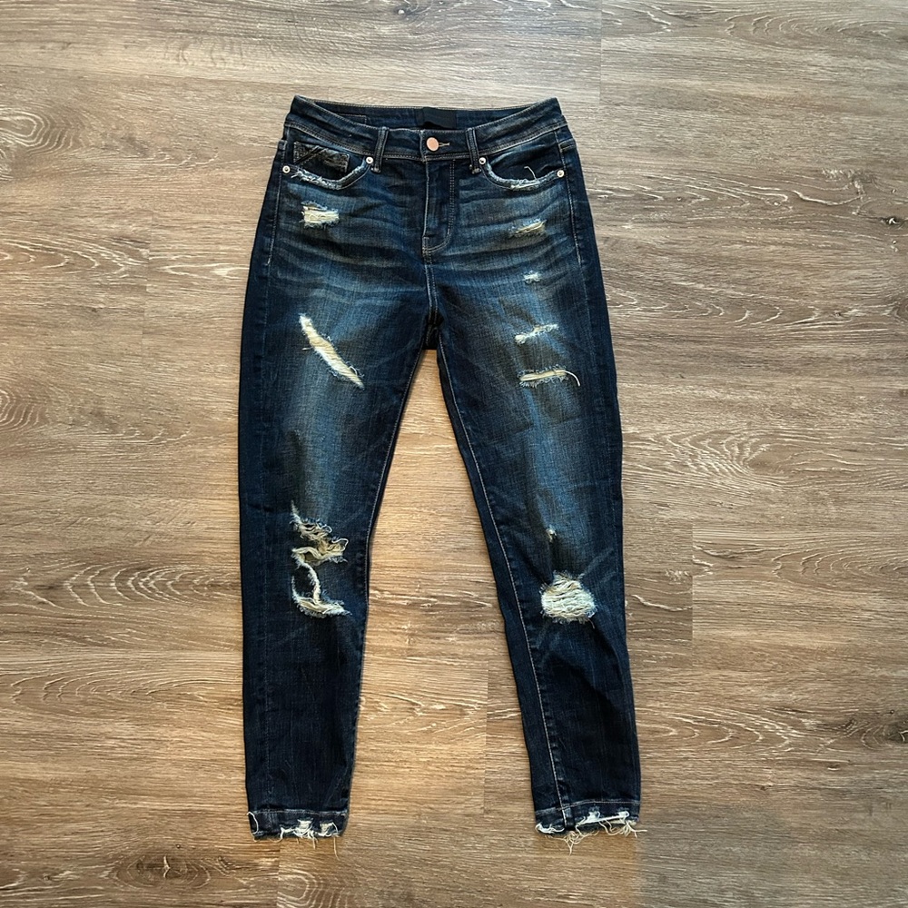 Buckle Black Distressed Blue Jeans Women’s 27